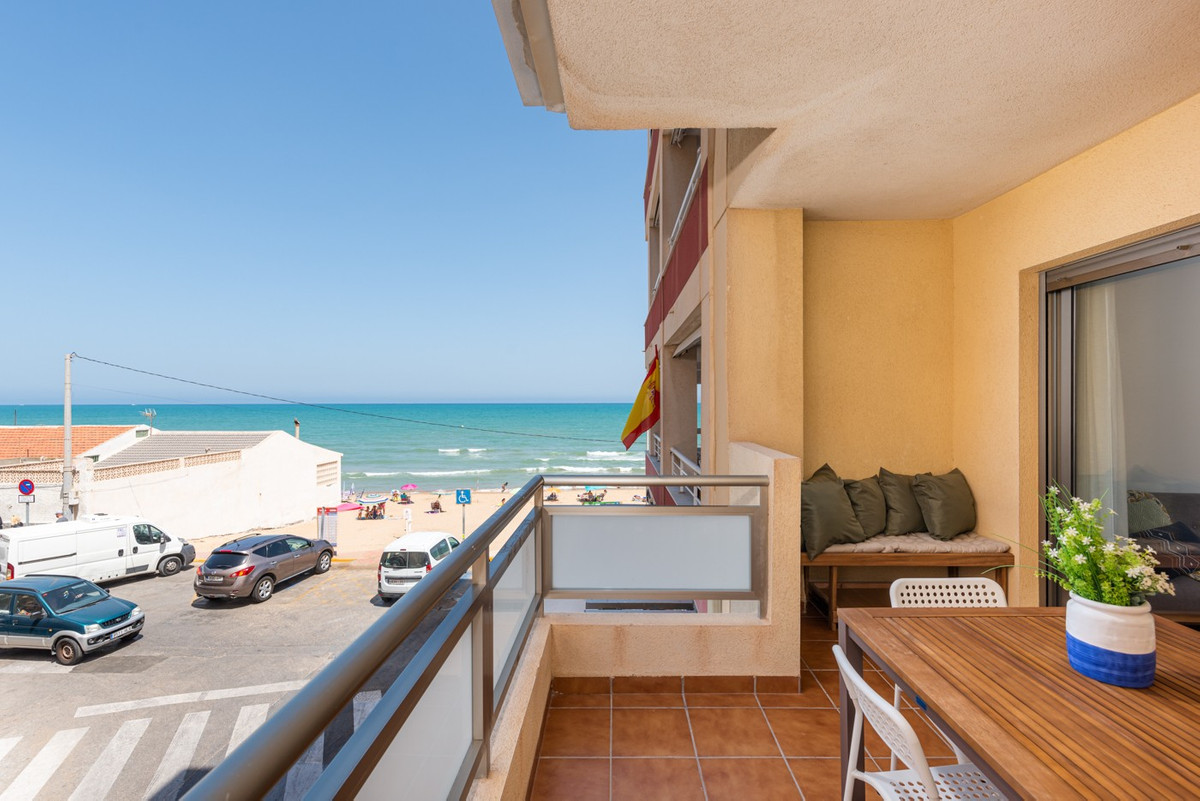 Se vende Apartamento Planta Media de 3 dormitorios en Costa Blanca, Alicante, España