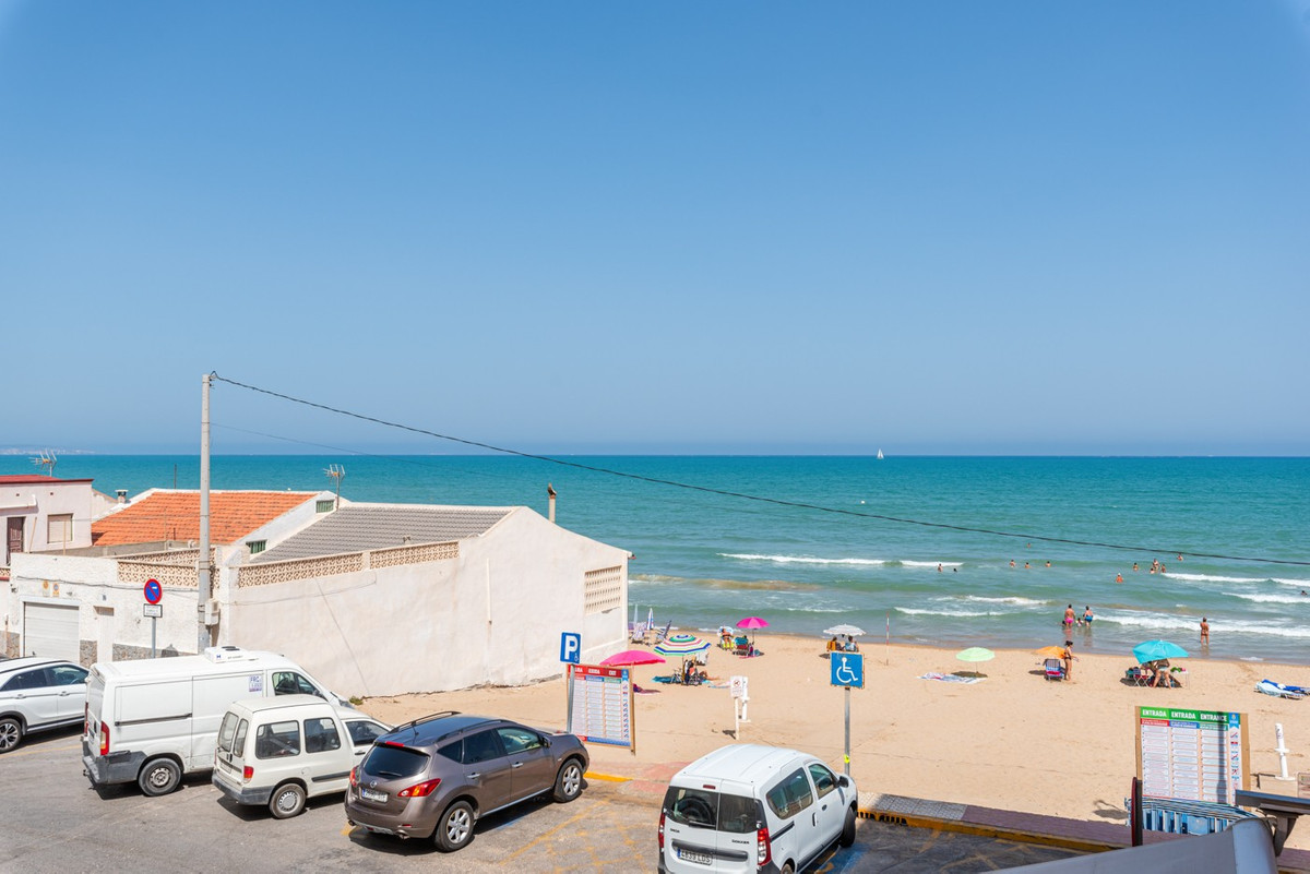 Se vende Apartamento Planta Media de 3 dormitorios en Costa Blanca, Alicante, España