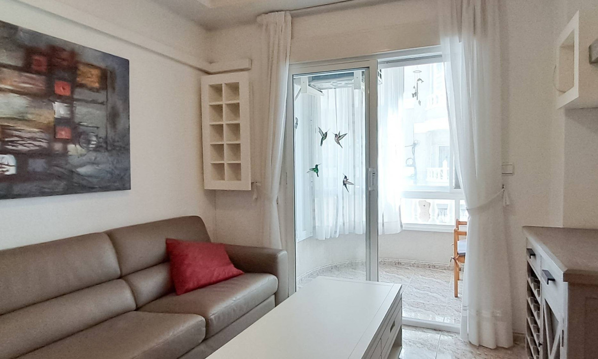 Se vende Apartamento Planta Media de 2 dormitorios en Costa Blanca, Alicante, España