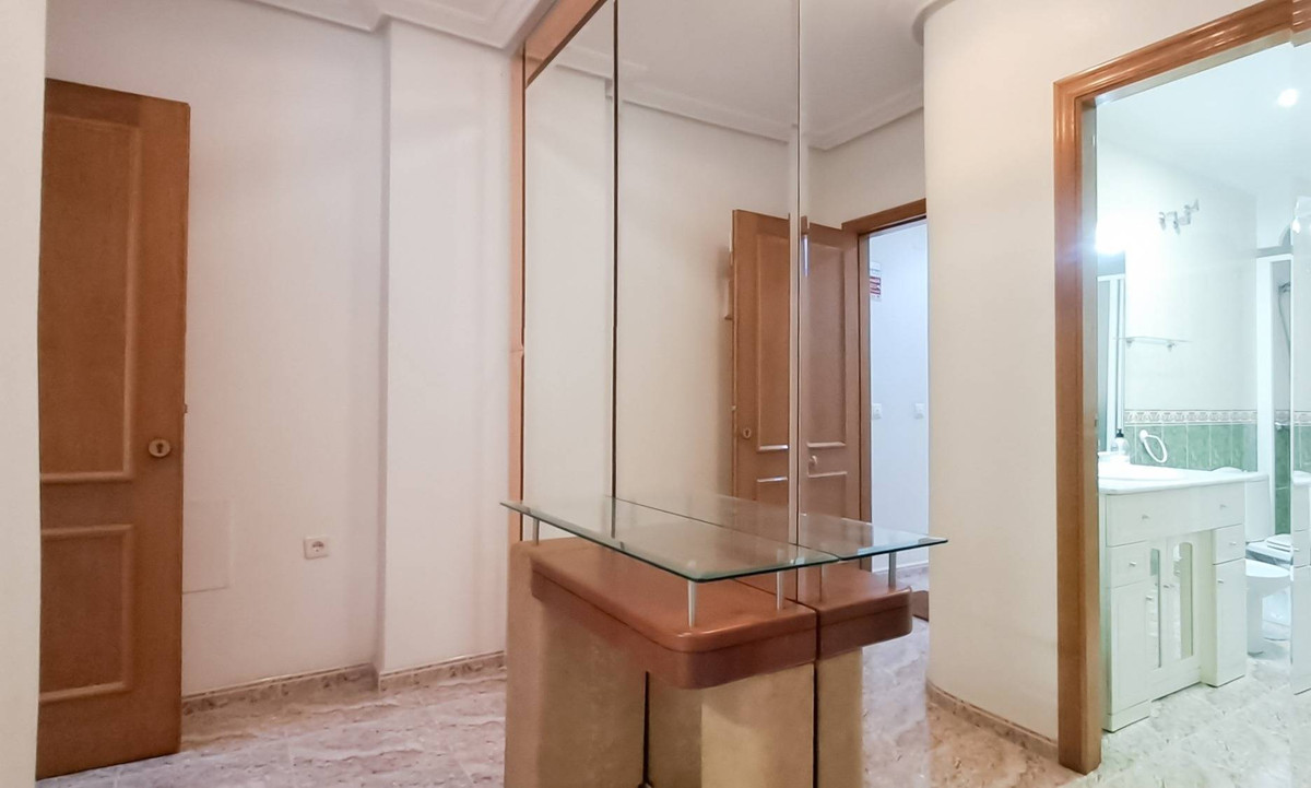 Se vende Apartamento Planta Media de 2 dormitorios en Costa Blanca, Alicante, España