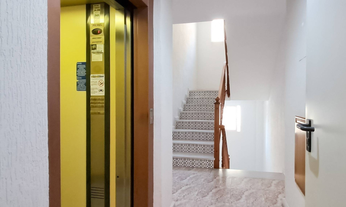 Se vende Apartamento Planta Media de 2 dormitorios en Costa Blanca, Alicante, España