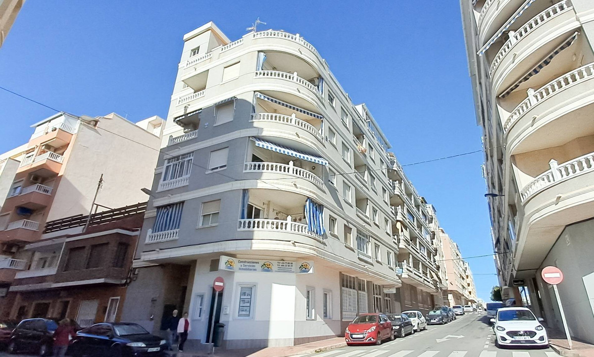 Se vende Apartamento Planta Media de 2 dormitorios en Costa Blanca, Alicante, España