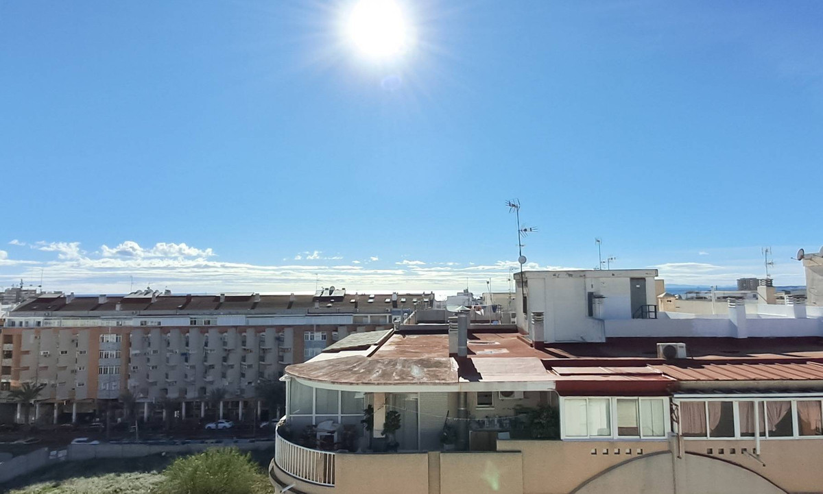 Se vende Apartamento Planta Media de 2 dormitorios en Costa Blanca, Alicante, España