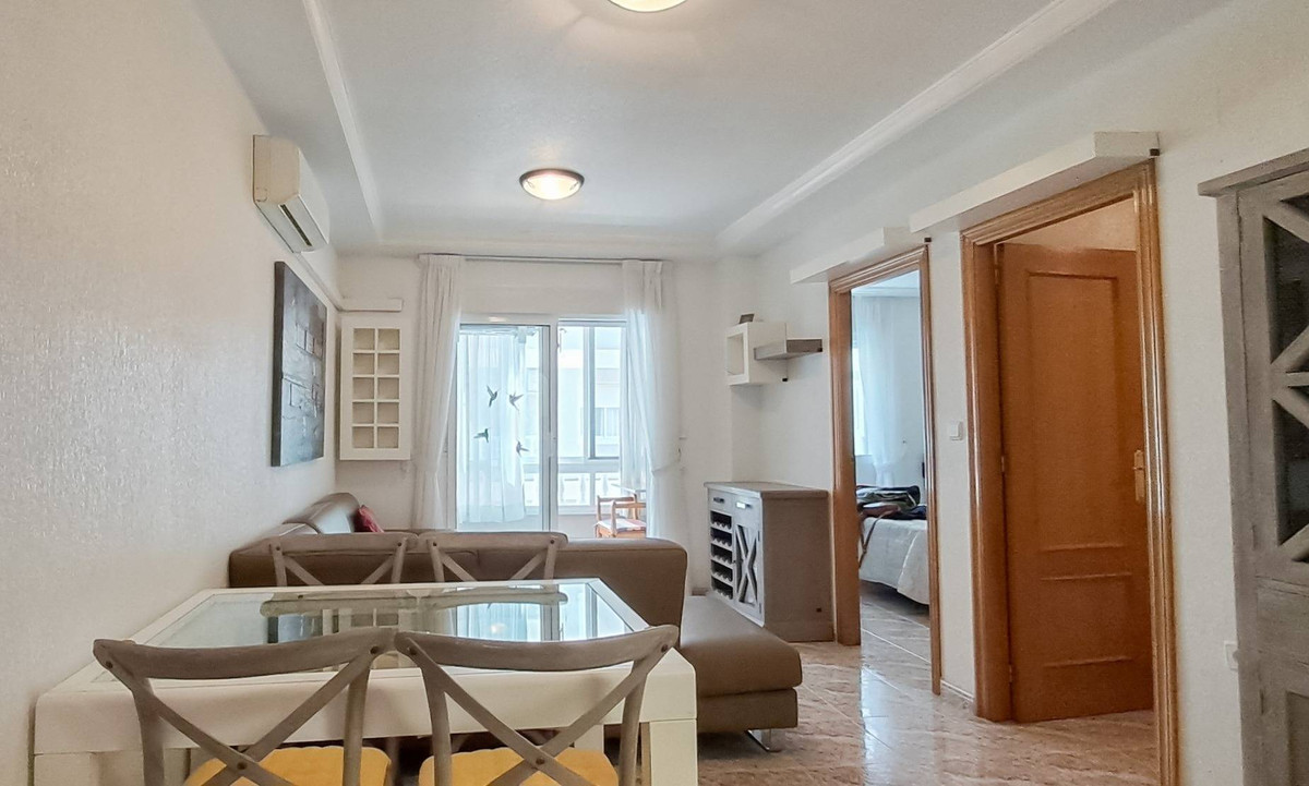 Se vende Apartamento Planta Media de 2 dormitorios en Costa Blanca, Alicante, España