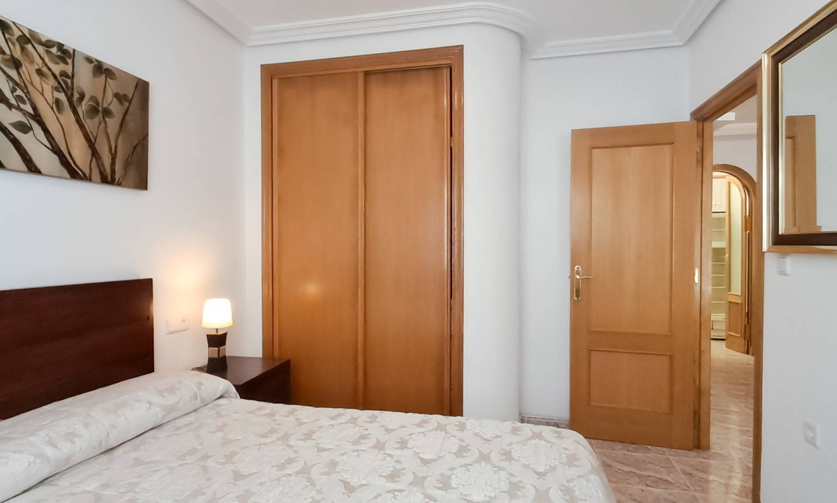 Se vende Apartamento Planta Media de 2 dormitorios en Costa Blanca, Alicante, España