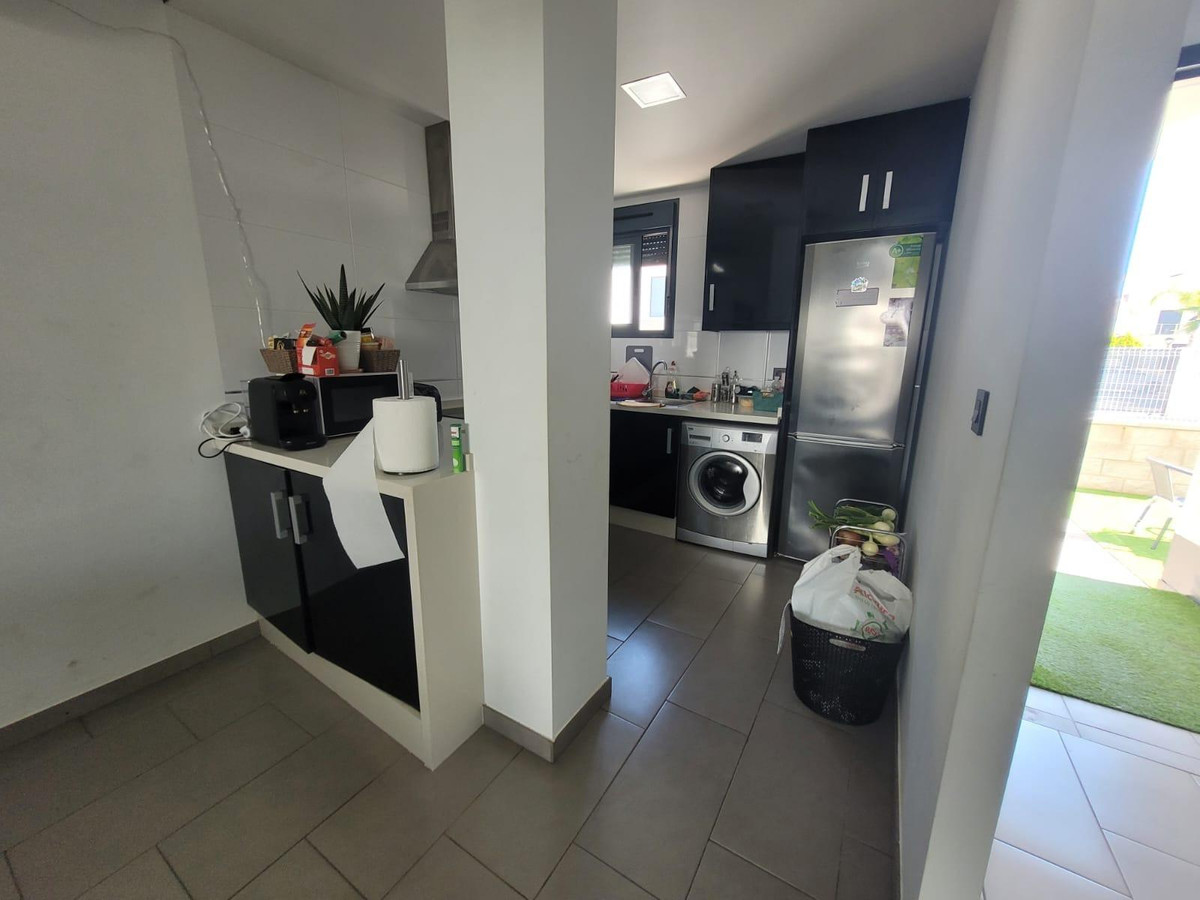 Se vende Bungalow de 2 dormitorios en Costa Blanca, Alicante, España