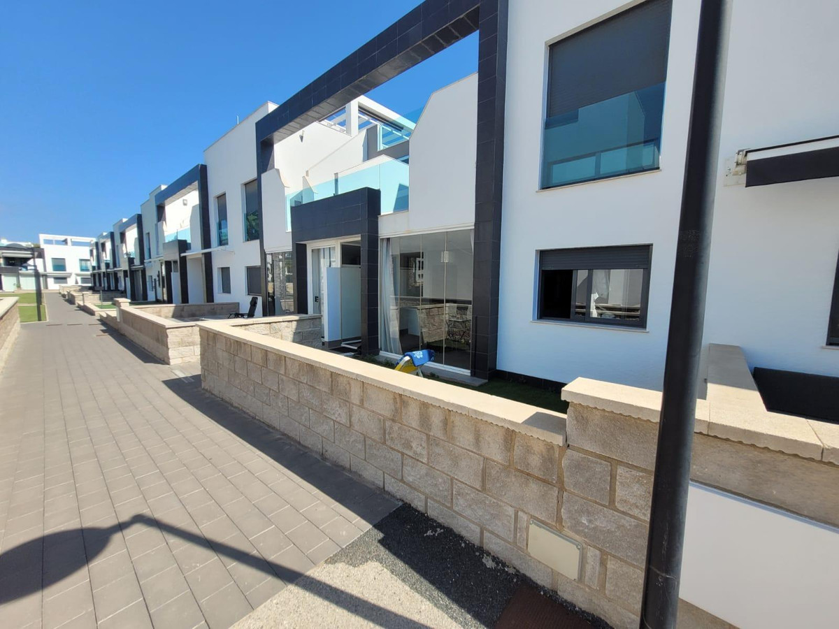 Se vende Bungalow de 2 dormitorios en Costa Blanca, Alicante, España