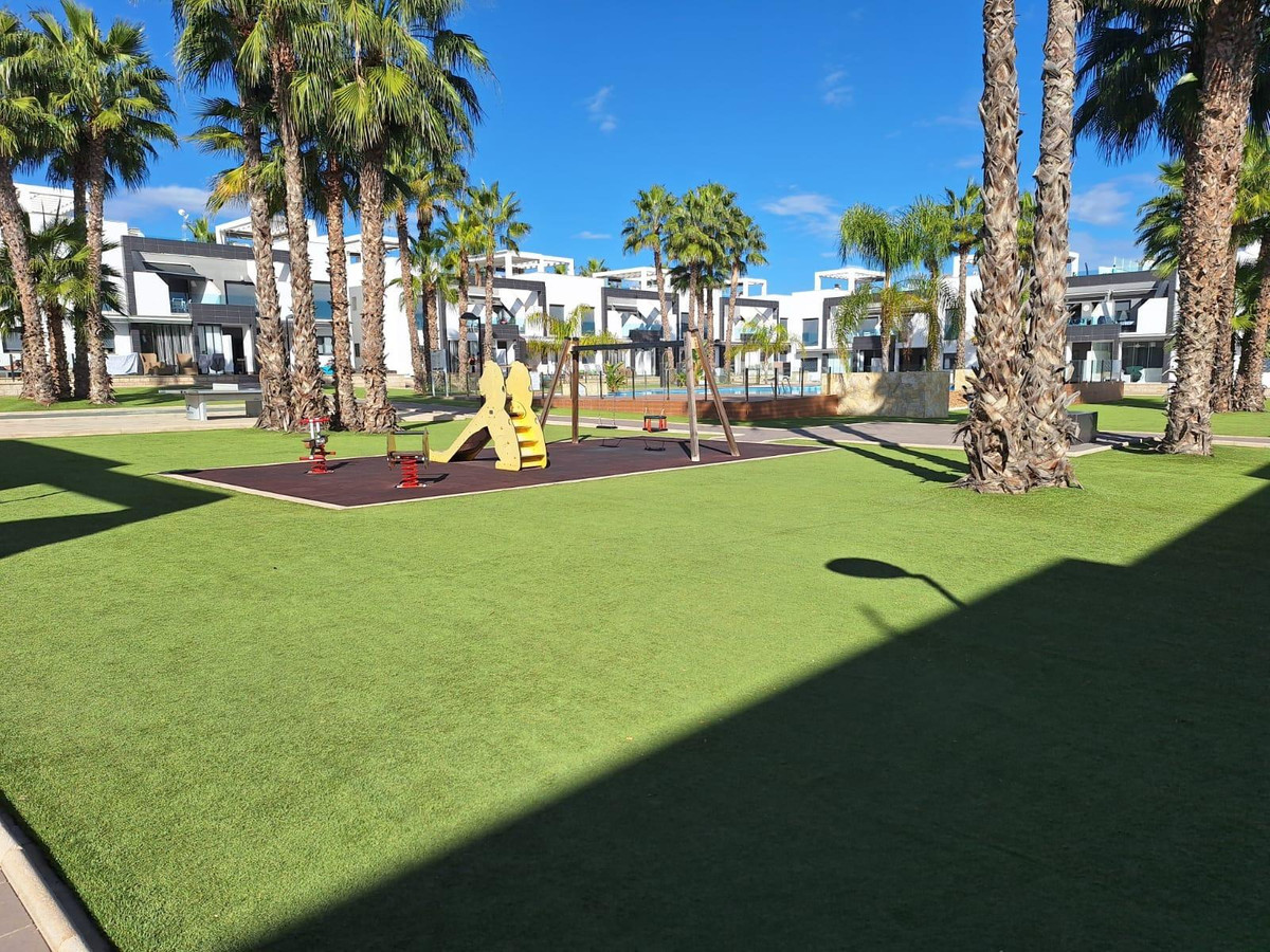 Se vende Bungalow de 2 dormitorios en Costa Blanca, Alicante, España