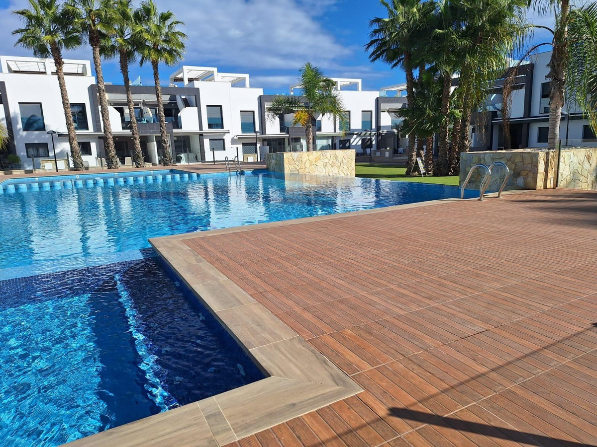 Se vende Bungalow de 2 dormitorios en Costa Blanca, Alicante, España