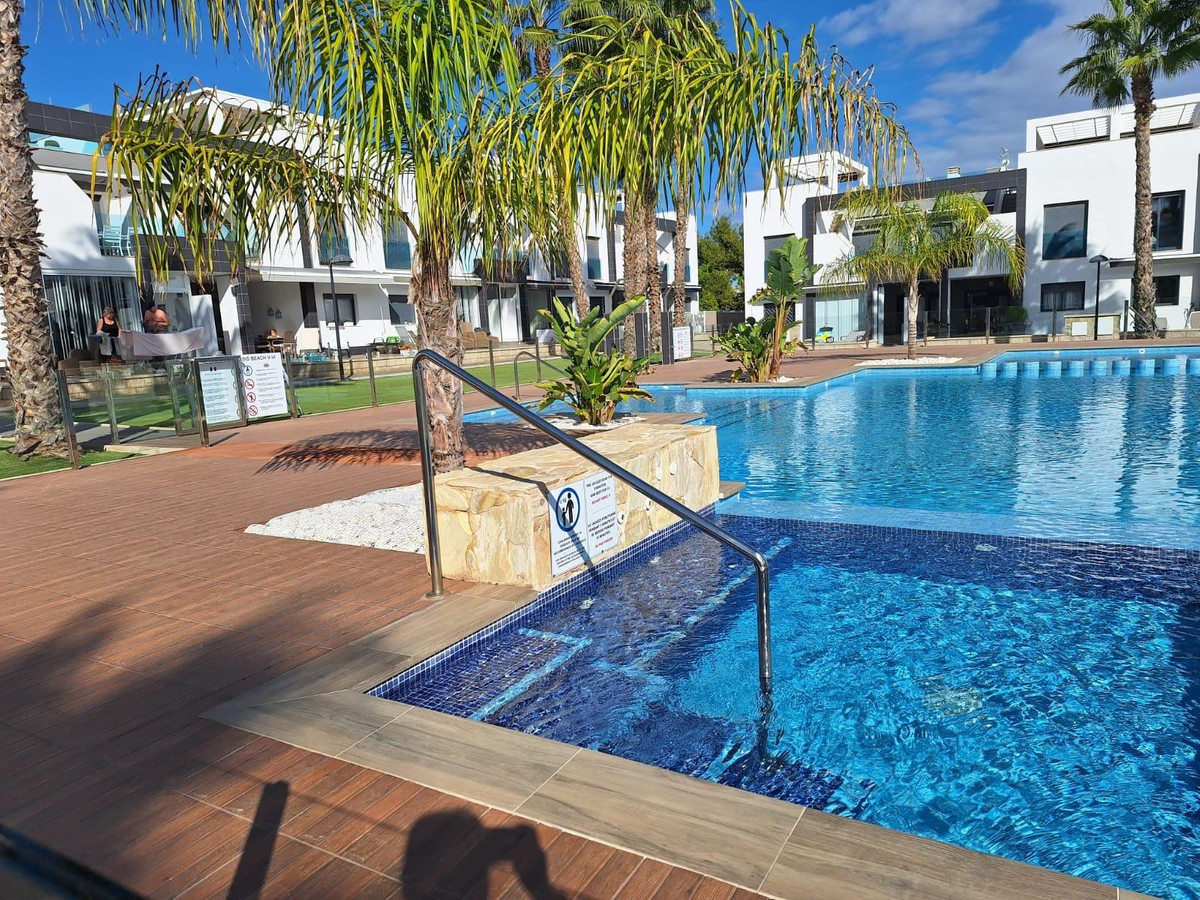 Se vende Bungalow de 2 dormitorios en Costa Blanca, Alicante, España