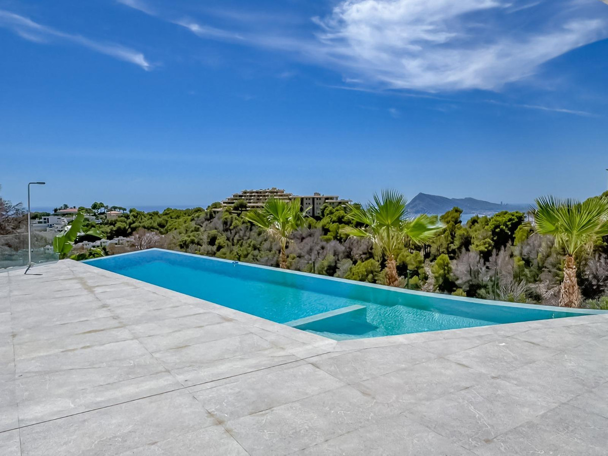 4 Bed Townhouse for sale in Altea Costa Blanca, Alicante, Spain