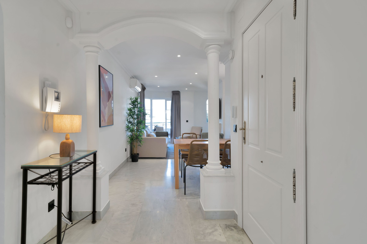 Se vende Apartamento Planta Media de 2 dormitorios en Costa Del Sol, Málaga, España
