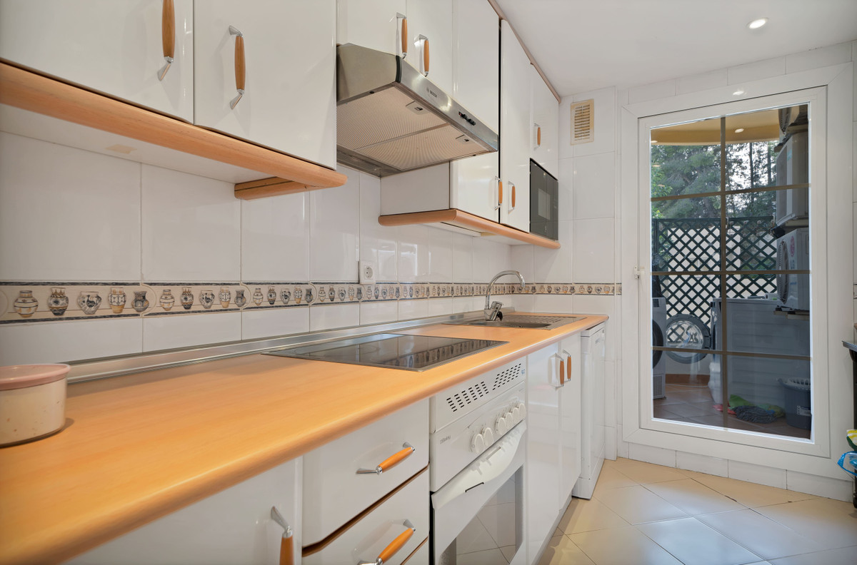 Se vende Apartamento Planta Media de 2 dormitorios en Costa Del Sol, Málaga, España