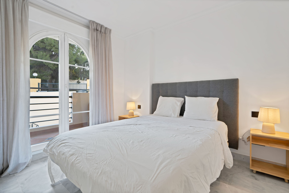 Se vende Apartamento Planta Media de 2 dormitorios en Costa Del Sol, Málaga, España