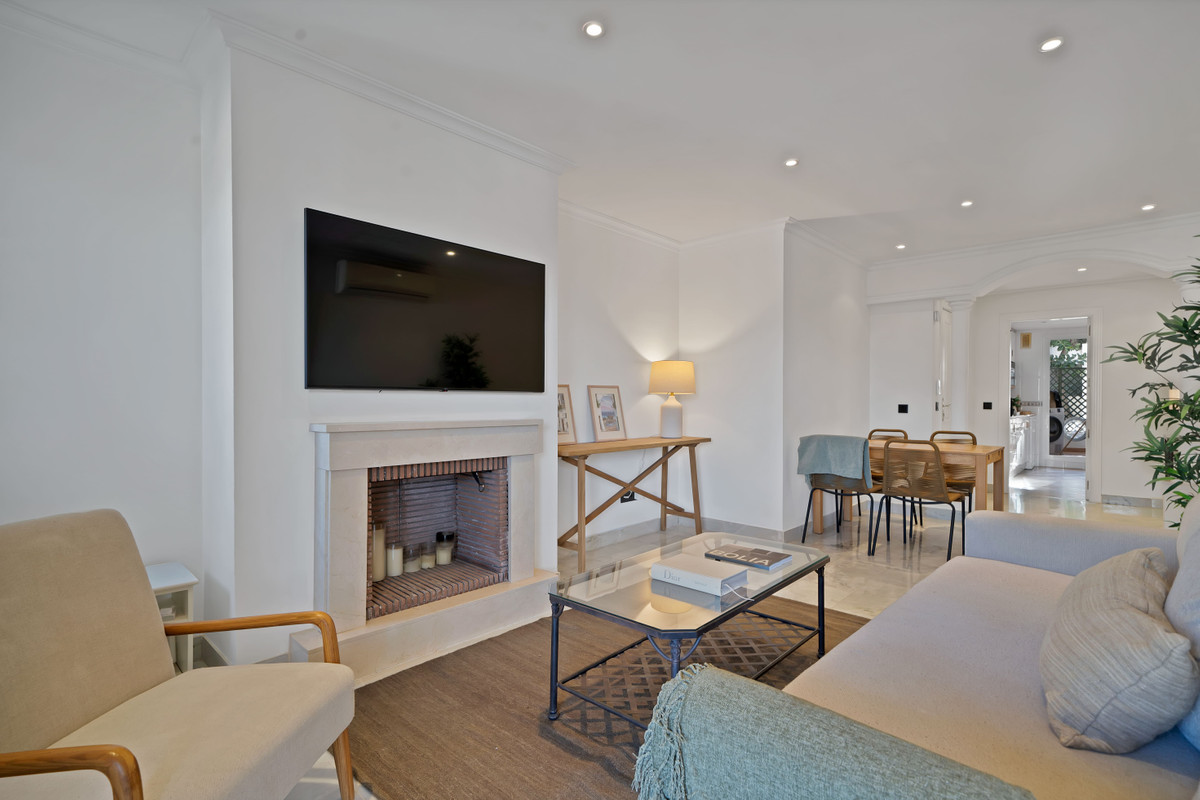Se vende Apartamento Planta Media de 2 dormitorios en Costa Del Sol, Málaga, España