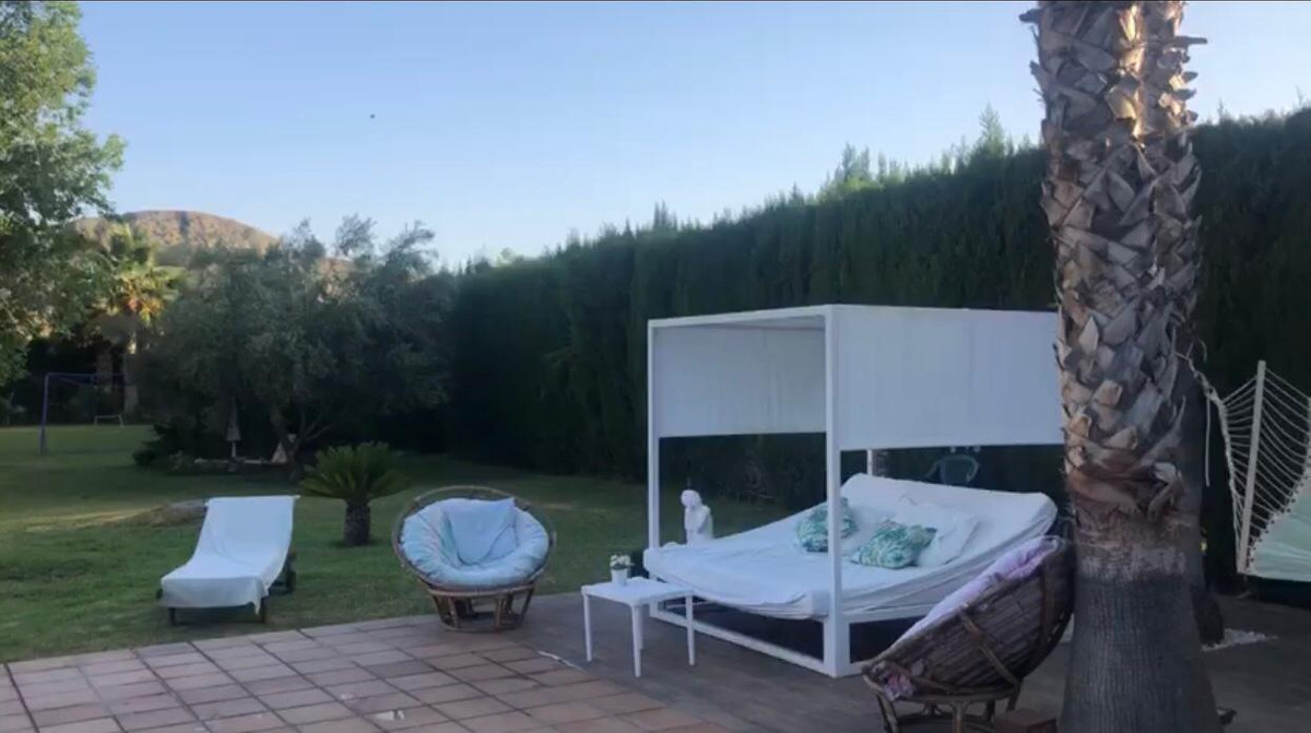 Se vende Villa - Chalet de 4 dormitorios en Costa Blanca, Alicante, España