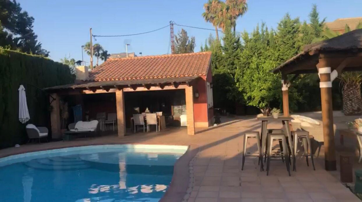 Se vende Villa - Chalet de 4 dormitorios en Costa Blanca, Alicante, España