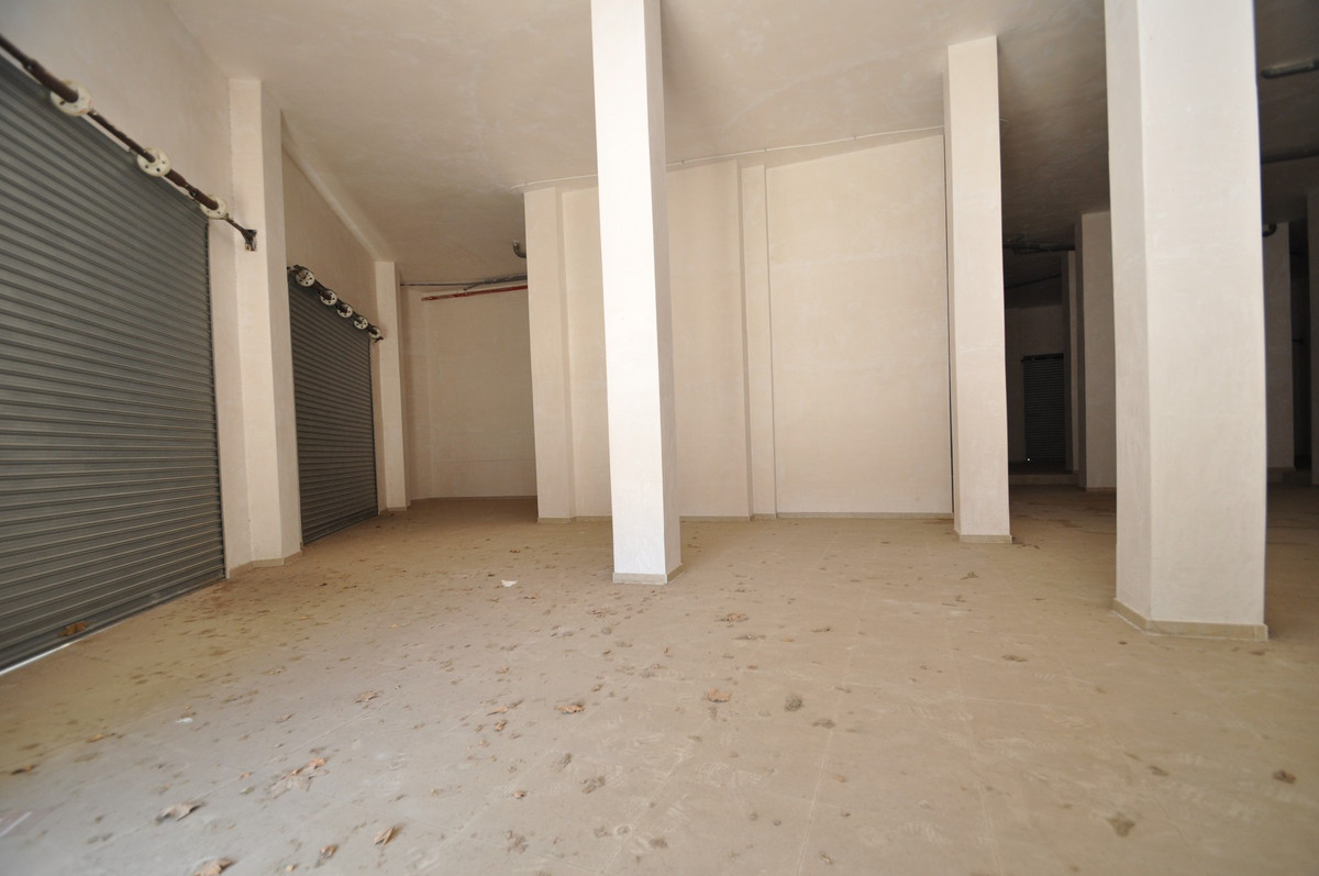 Commercial unit for sale in Elda Costa Blanca, Alicante, Spain