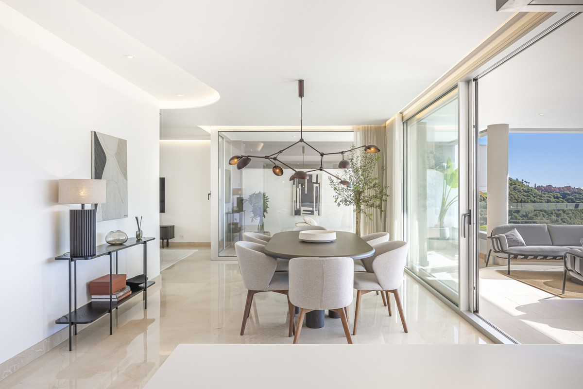 3 Bed Apartment for sale in Benahavís Costa Del Sol, Málaga, Spain