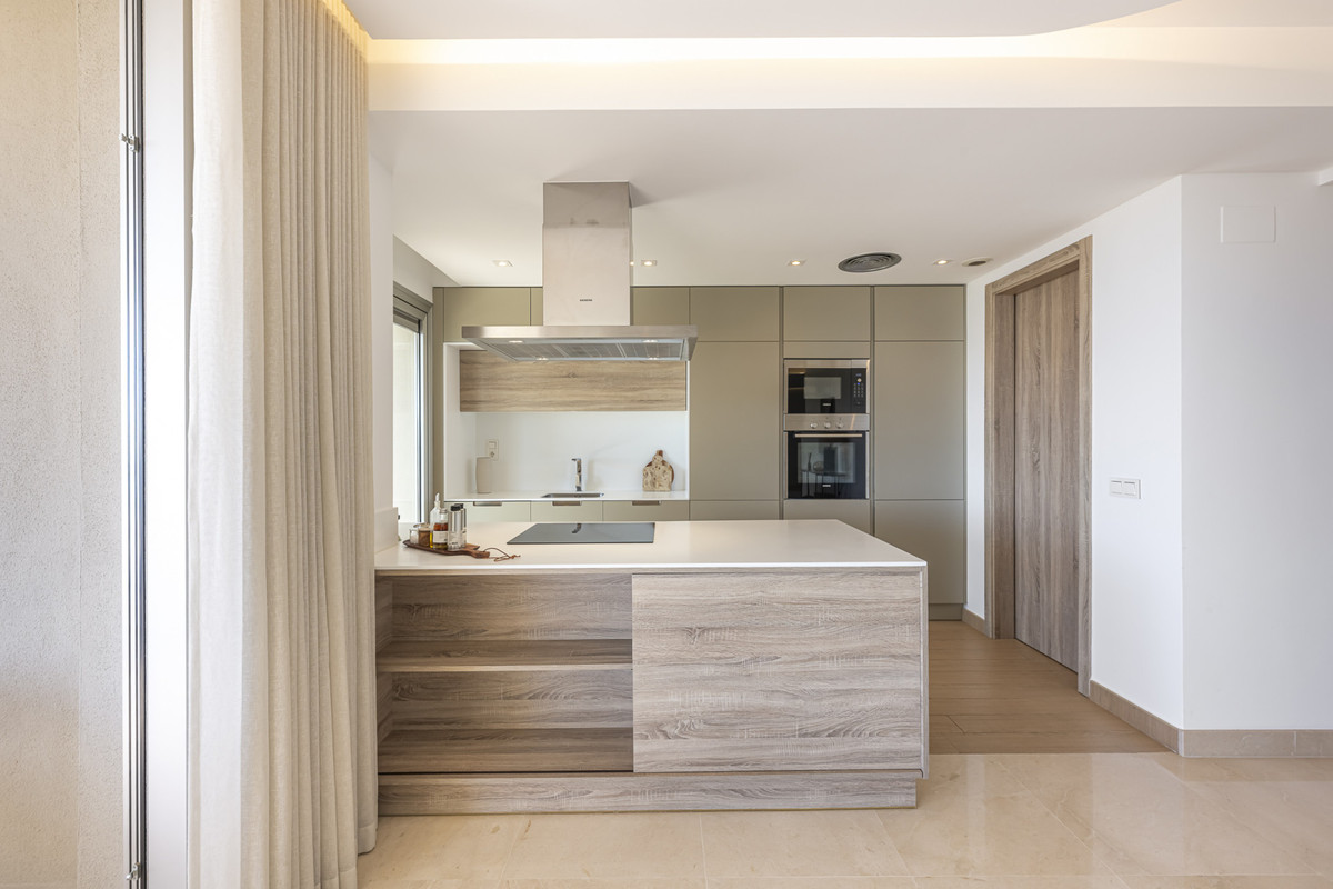 3 Bed Apartment for sale in Benahavís Costa Del Sol, Málaga, Spain
