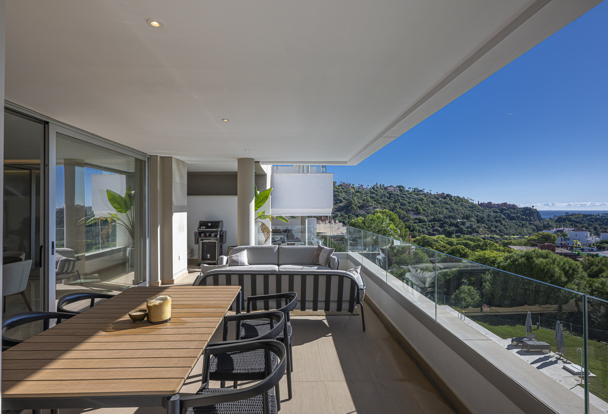 3 Bed Apartment for sale in Benahavís Costa Del Sol, Málaga, Spain