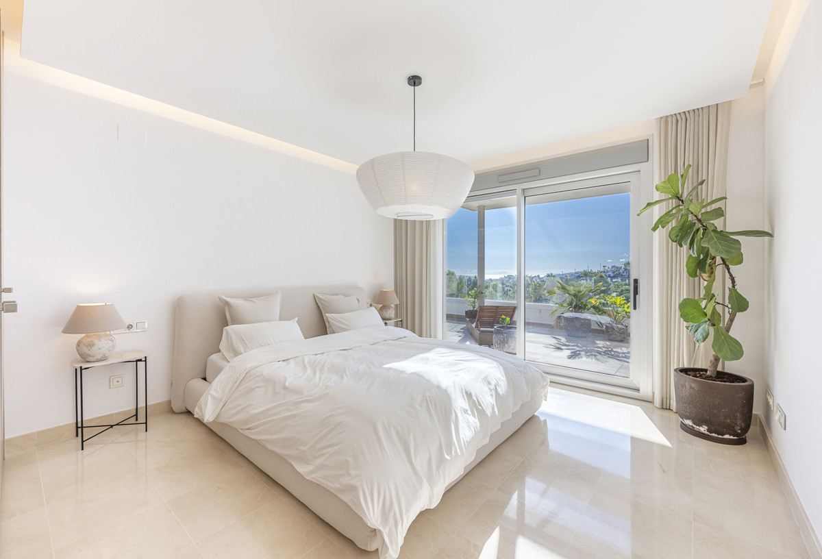 3 Bed Apartment for sale in Benahavís Costa Del Sol, Málaga, Spain
