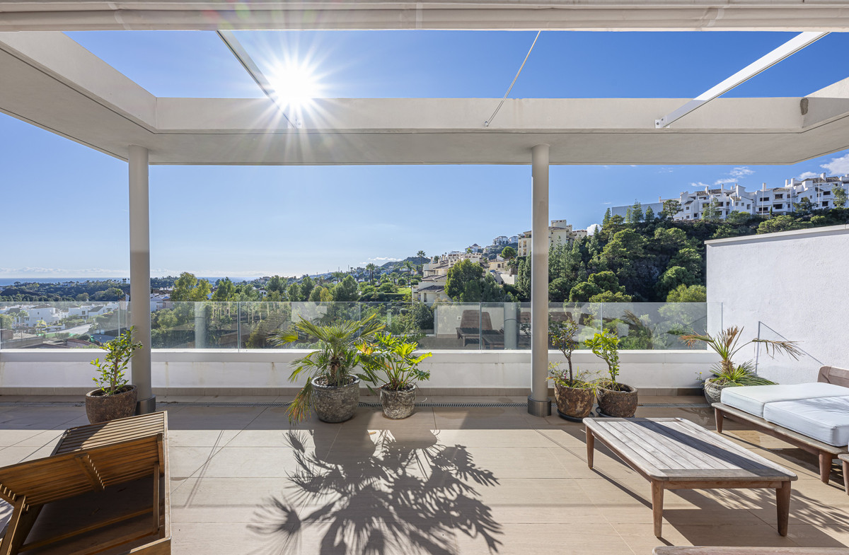 3 Bed Apartment for sale in Benahavís Costa Del Sol, Málaga, Spain