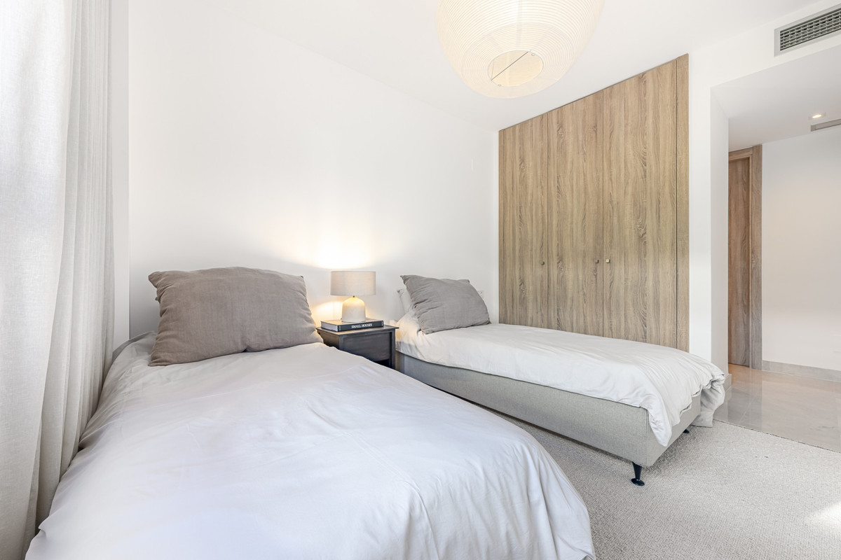 3 Bed Apartment for sale in Benahavís Costa Del Sol, Málaga, Spain