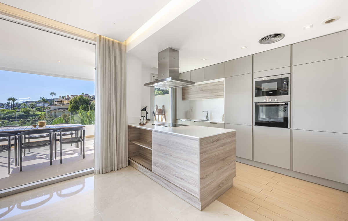 3 Bed Apartment for sale in Benahavís Costa Del Sol, Málaga, Spain
