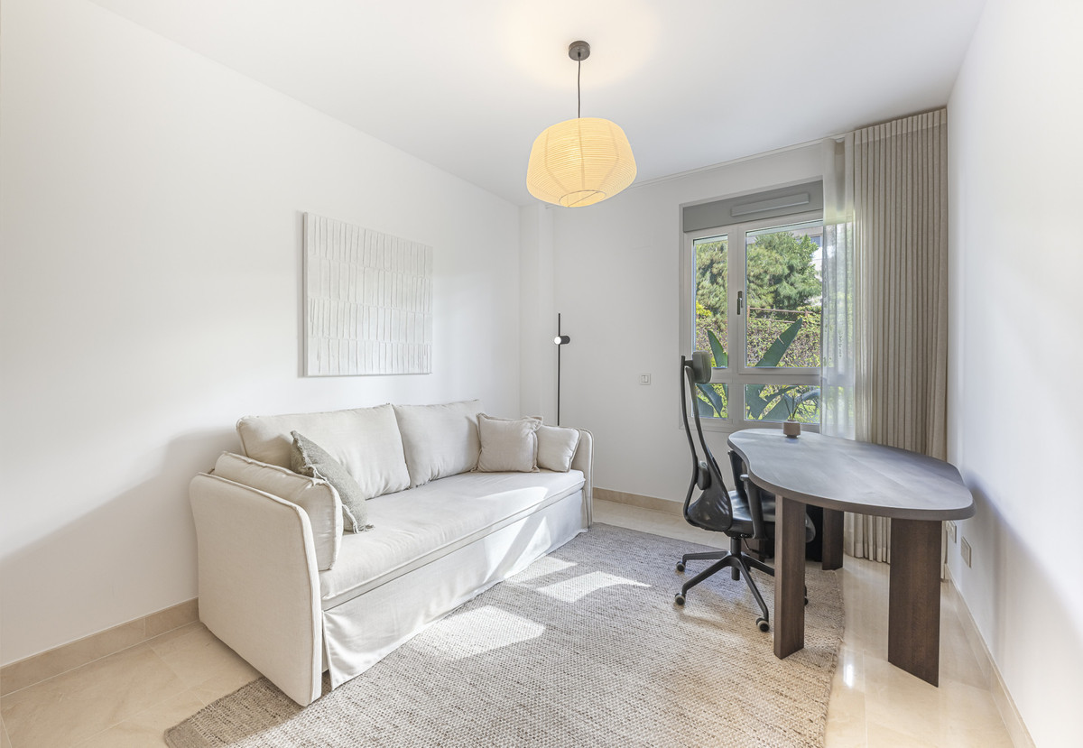 3 Bed Apartment for sale in Benahavís Costa Del Sol, Málaga, Spain