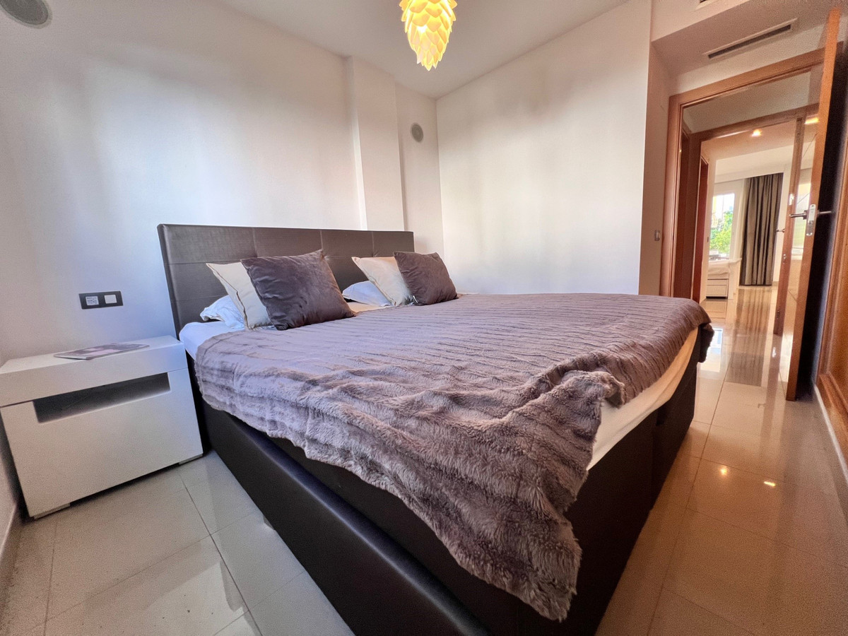 Se vende Apartamento Planta Media de 2 dormitorios en Costa Del Sol, Málaga, España