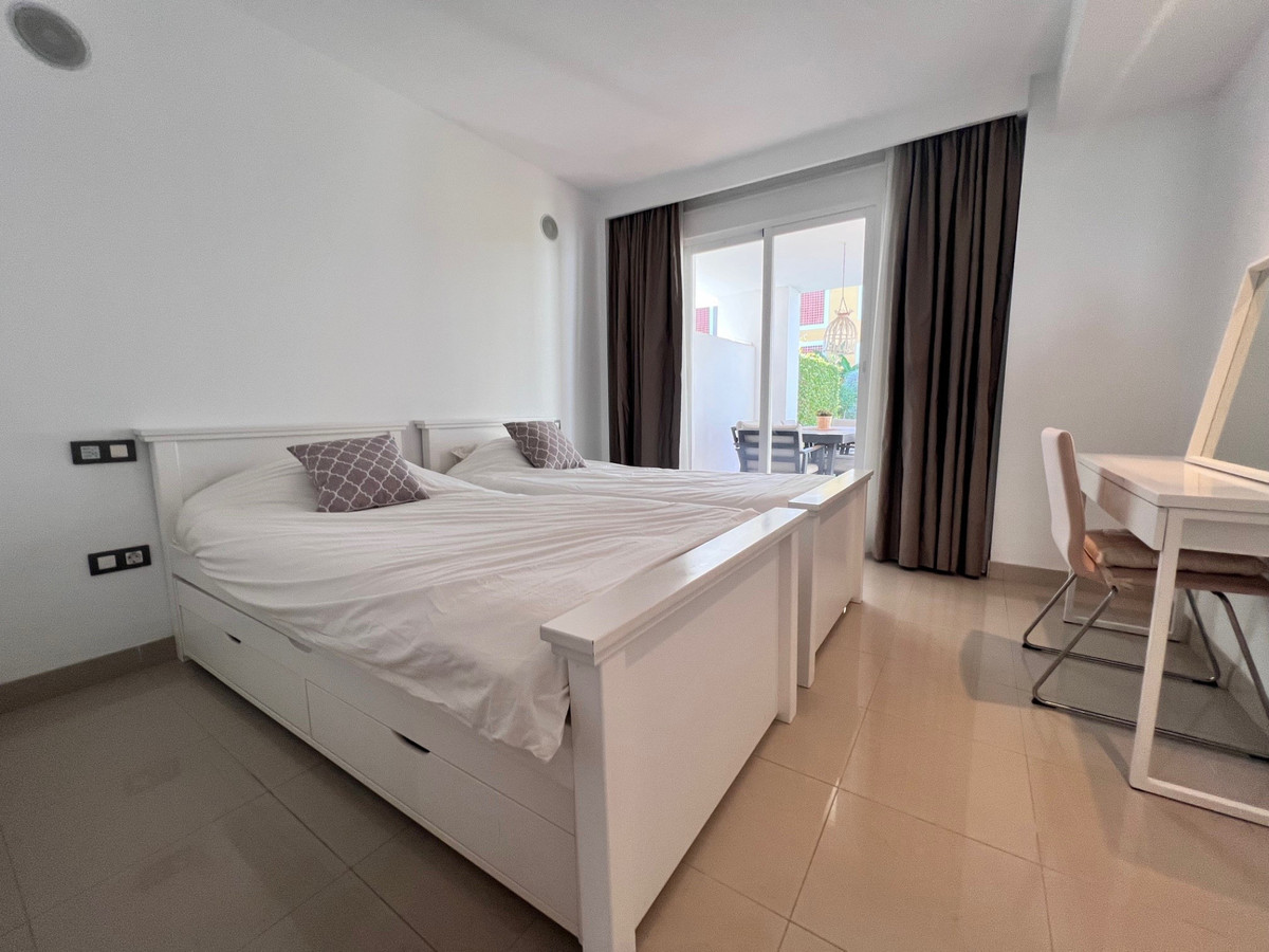 Se vende Apartamento Planta Media de 2 dormitorios en Costa Del Sol, Málaga, España