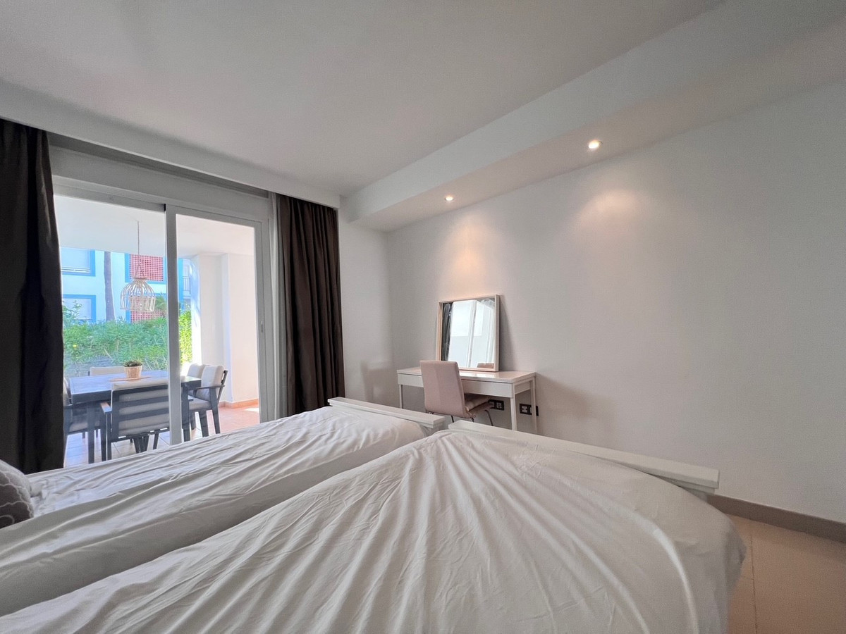 Se vende Apartamento Planta Media de 2 dormitorios en Costa Del Sol, Málaga, España