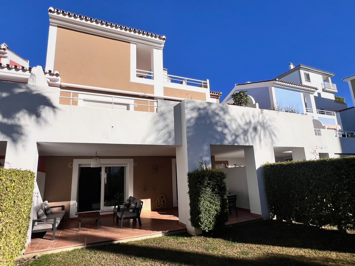 Se vende Apartamento Planta Media de 2 dormitorios en Costa Del Sol, Málaga, España