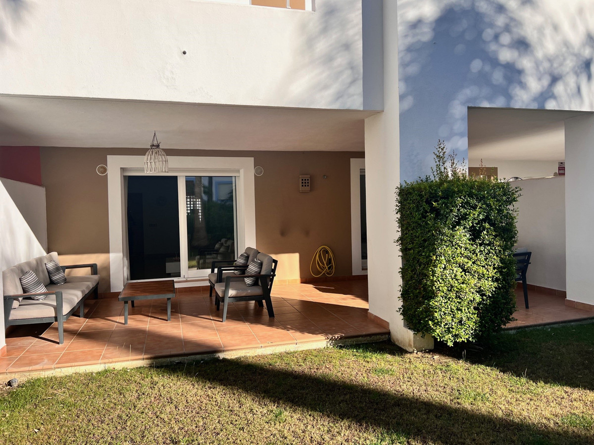 Se vende Apartamento Planta Media de 2 dormitorios en Costa Del Sol, Málaga, España