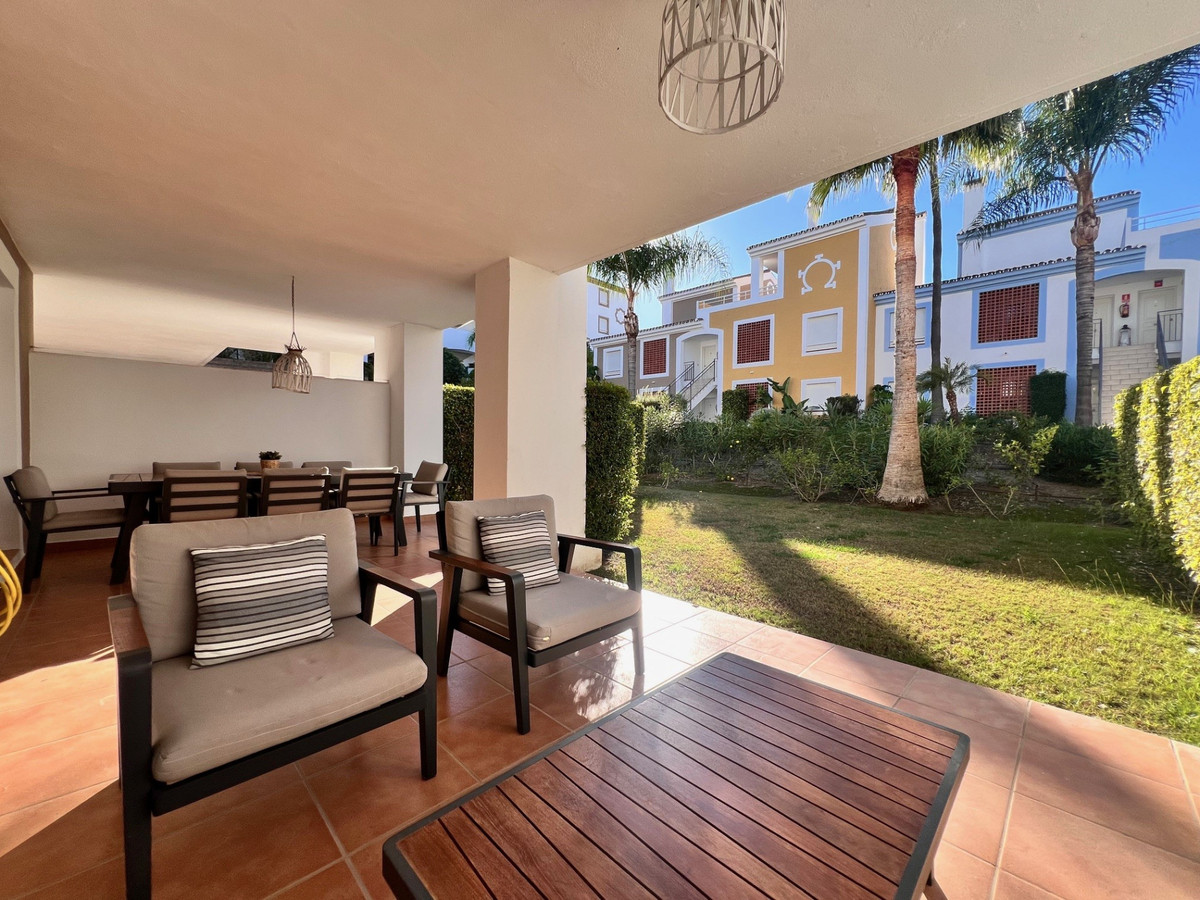 Se vende Apartamento Planta Media de 2 dormitorios en Costa Del Sol, Málaga, España