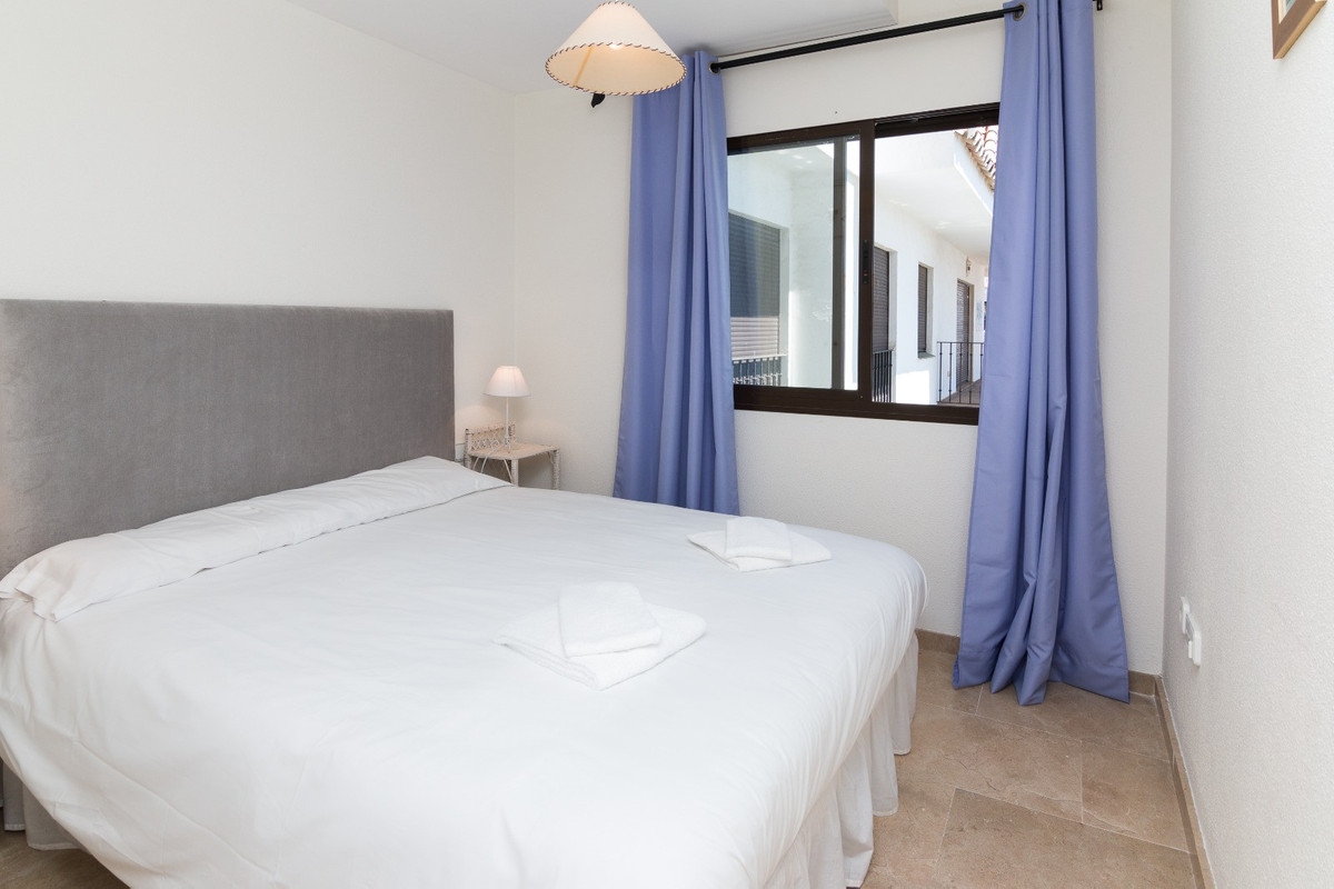 2 Bed Apartment for sale in La Duquesa Costa Del Sol, Málaga, Spain