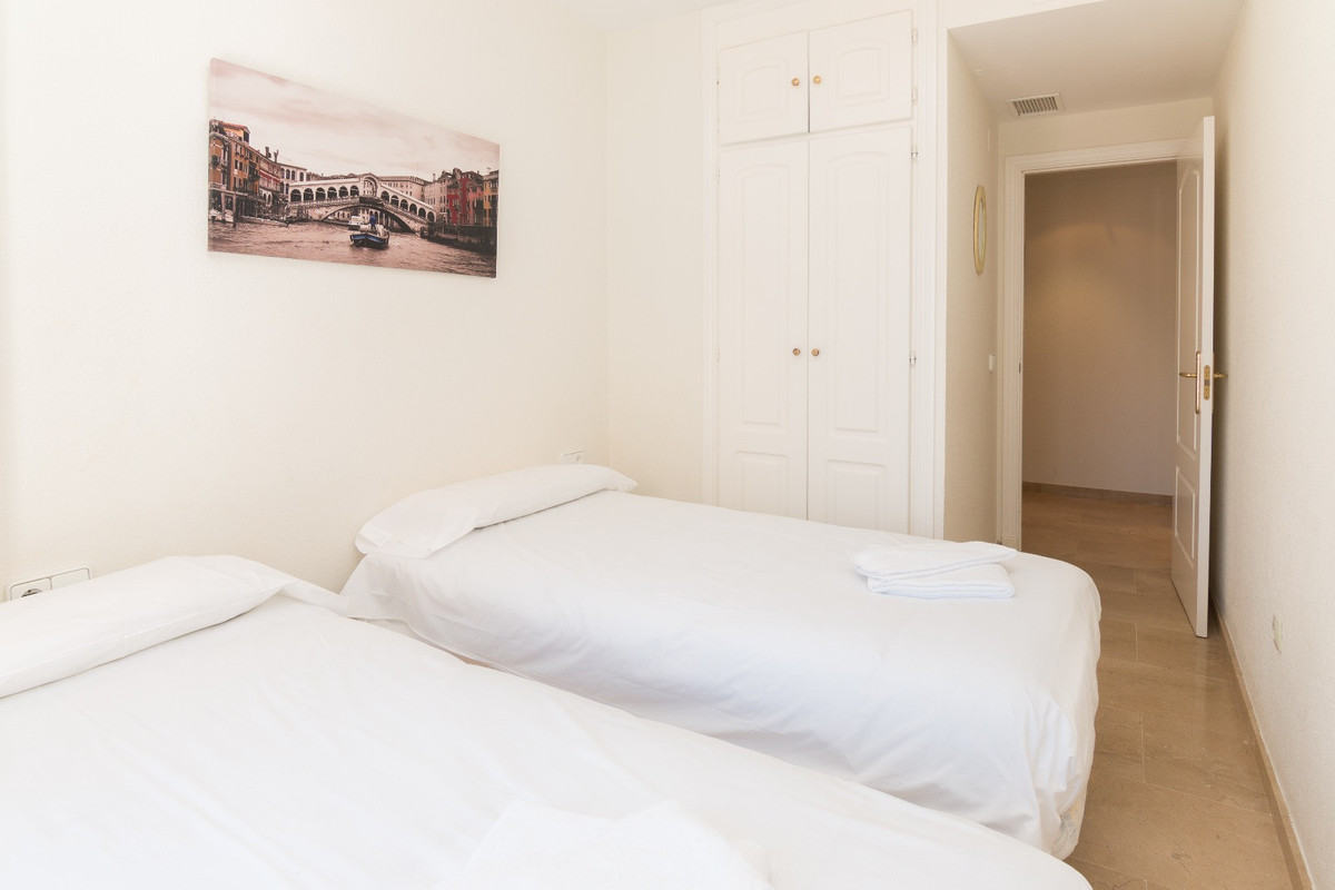 2 Bed Apartment for sale in La Duquesa Costa Del Sol, Málaga, Spain