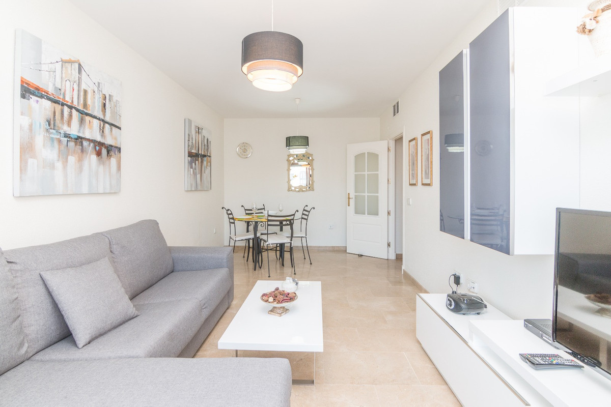 2 Bed Apartment for sale in La Duquesa Costa Del Sol, Málaga, Spain