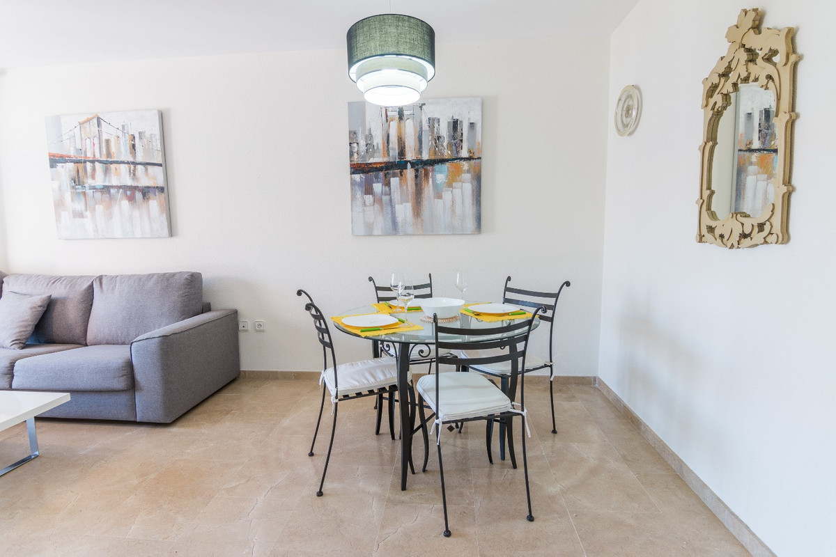 2 Bed Apartment for sale in La Duquesa Costa Del Sol, Málaga, Spain