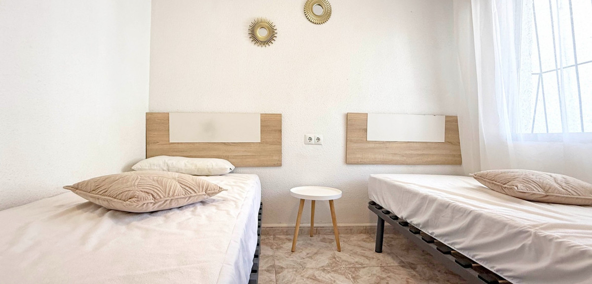 Se vende Apartamento Planta Baja de 2 dormitorios en Costa Blanca, Alicante, España