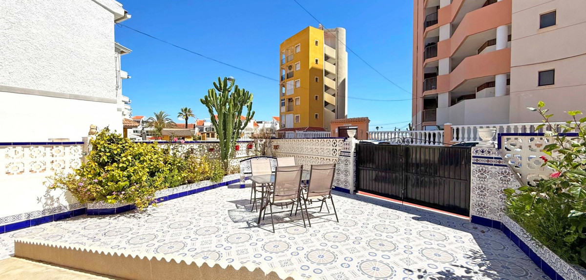 Se vende Apartamento Planta Baja de 2 dormitorios en Costa Blanca, Alicante, España