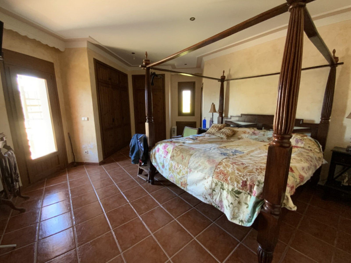 4 Bed Townhouse for sale in New Golden Mile Costa Del Sol, Málaga, Spain