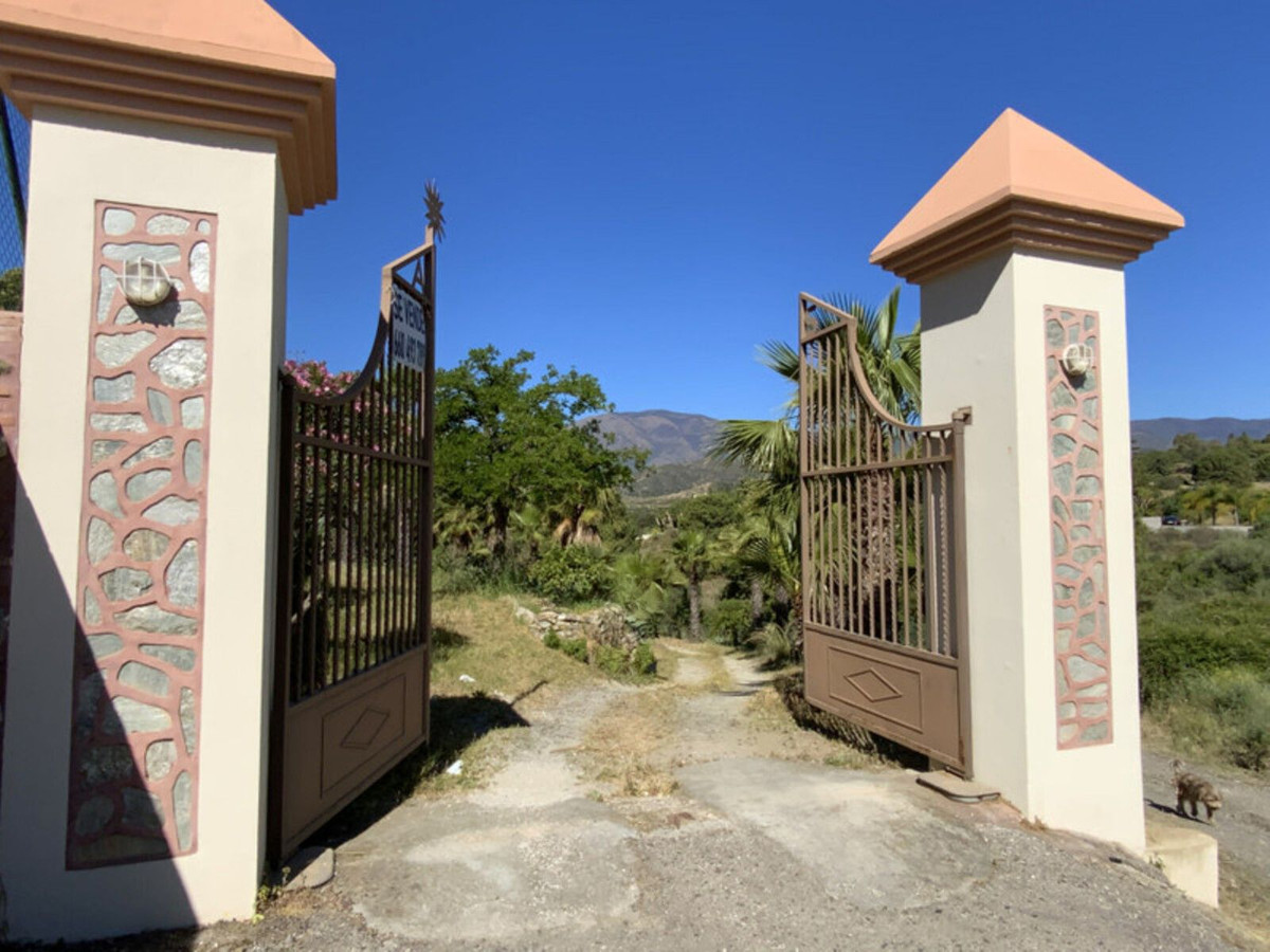 4 Bed Townhouse for sale in New Golden Mile Costa Del Sol, Málaga, Spain