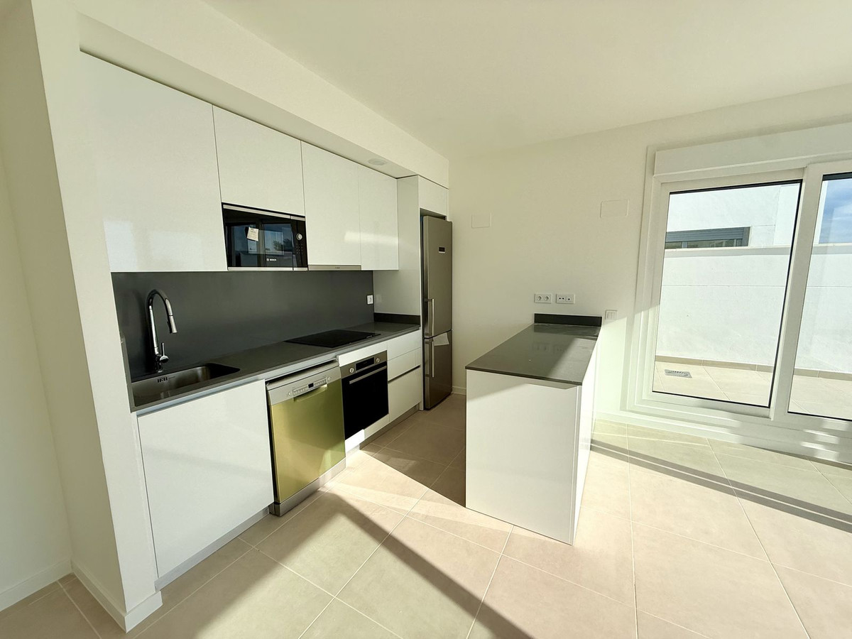 4 Bed Apartment for sale in Estepona Costa Del Sol, Málaga, Spain