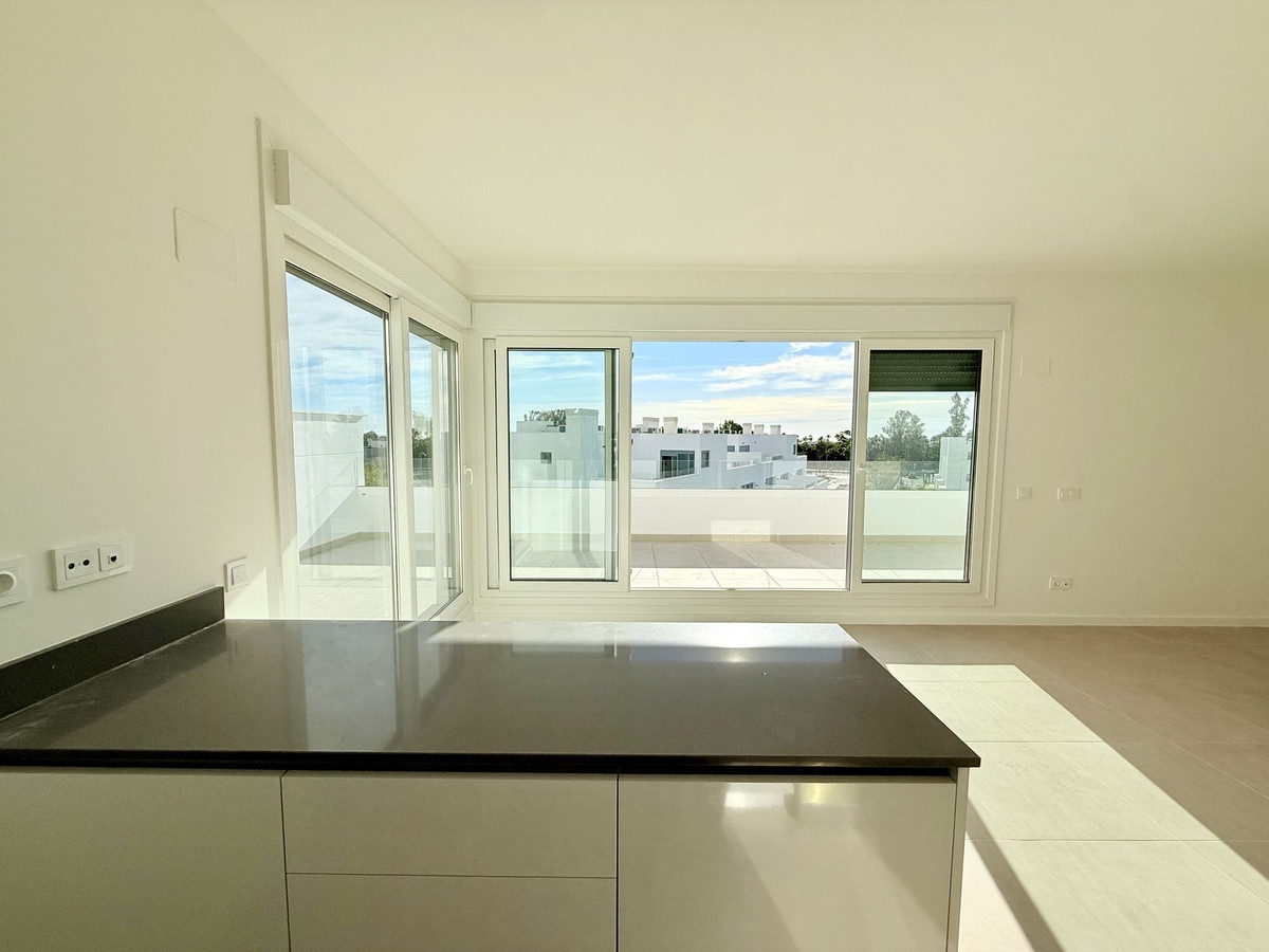 4 Bed Apartment for sale in Estepona Costa Del Sol, Málaga, Spain