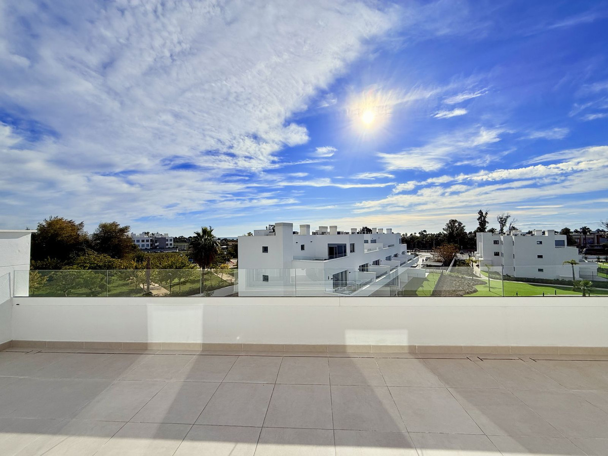 4 Bed Apartment for sale in Estepona Costa Del Sol, Málaga, Spain