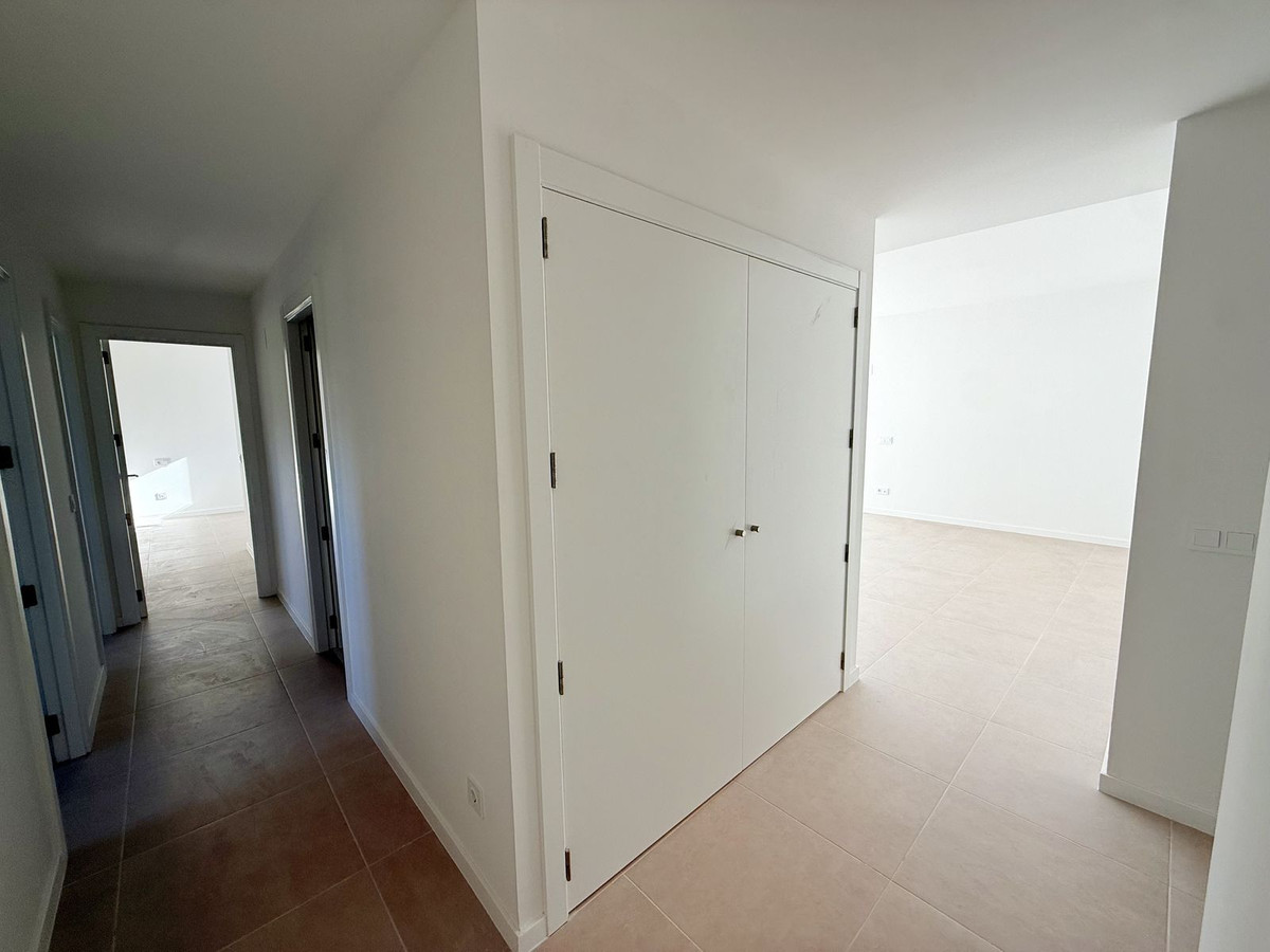 4 Bed Apartment for sale in Estepona Costa Del Sol, Málaga, Spain