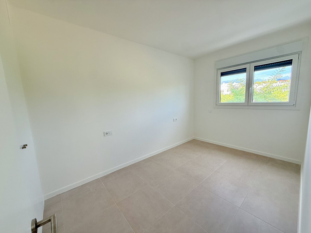4 Bed Apartment for sale in Estepona Costa Del Sol, Málaga, Spain