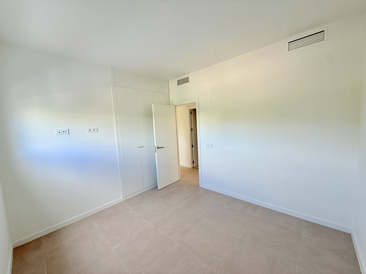 4 Bed Apartment for sale in Estepona Costa Del Sol, Málaga, Spain
